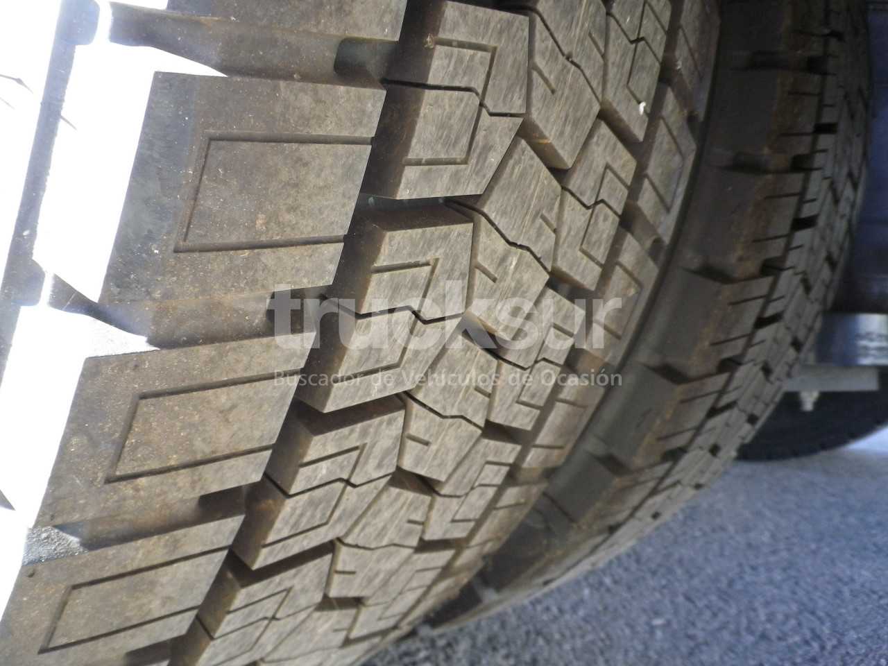 renault-t520-high-sleeper-cab-adr-4