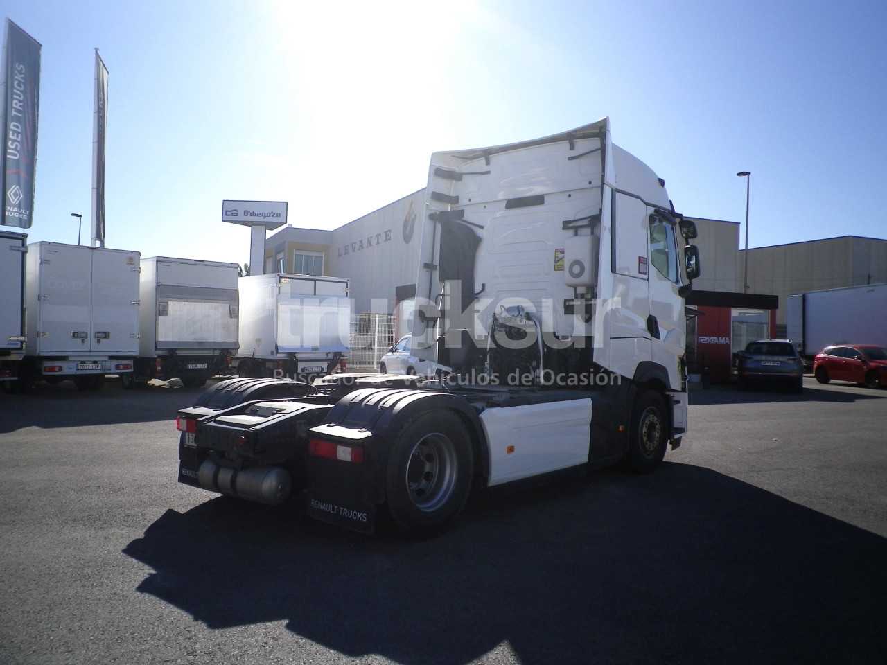 renault-t520-high-sleeper-cab-adr-4