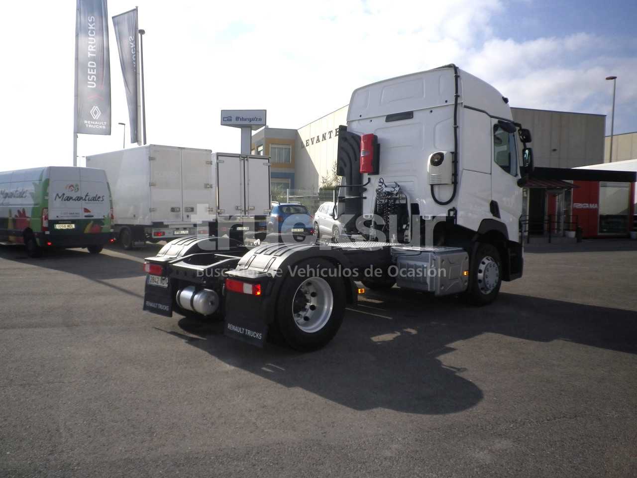 renault-t440-sleeper-cab-adr-1