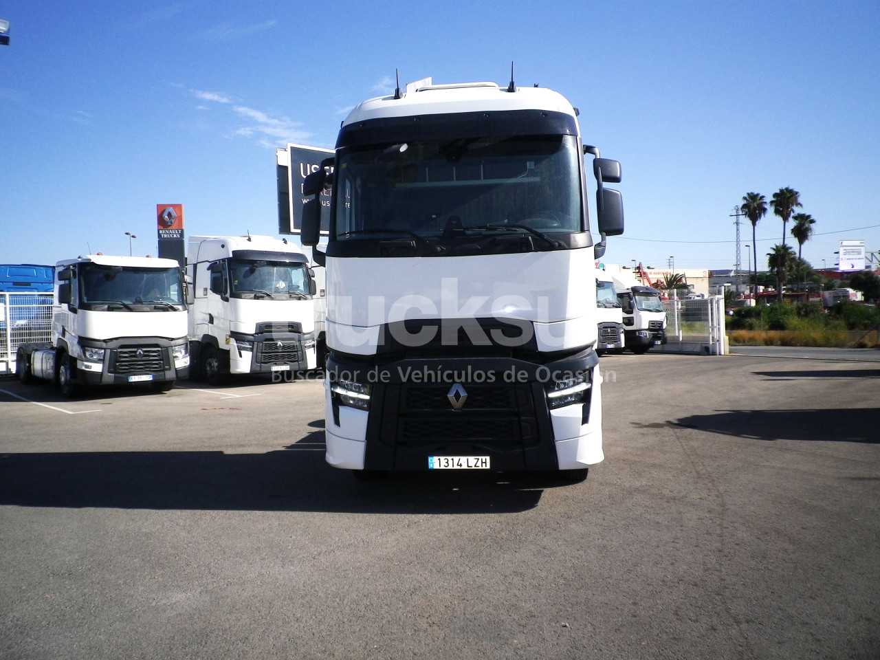 renault-t520-high-sleeper-cab-63