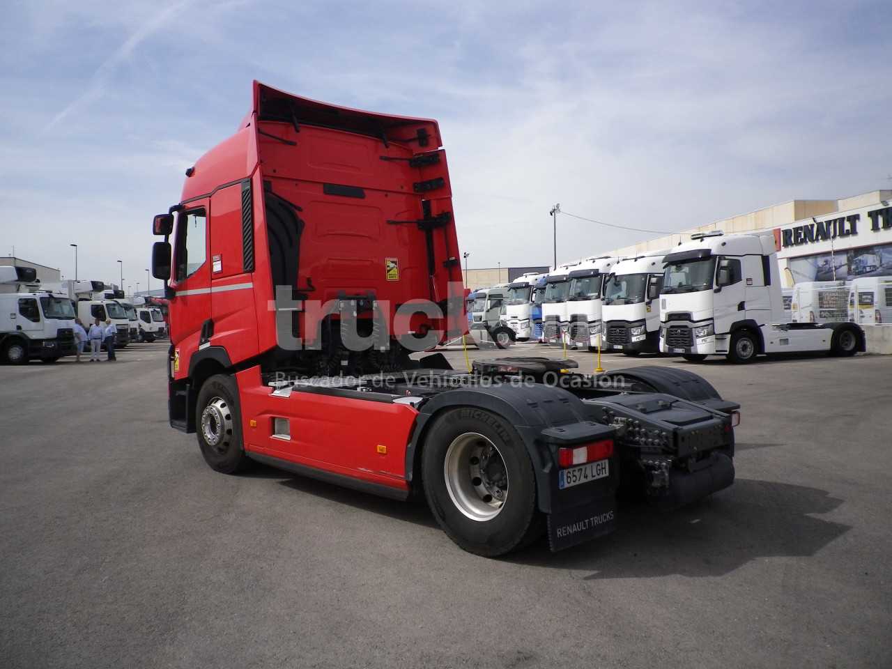 renault-t520-sleeper-cab-21