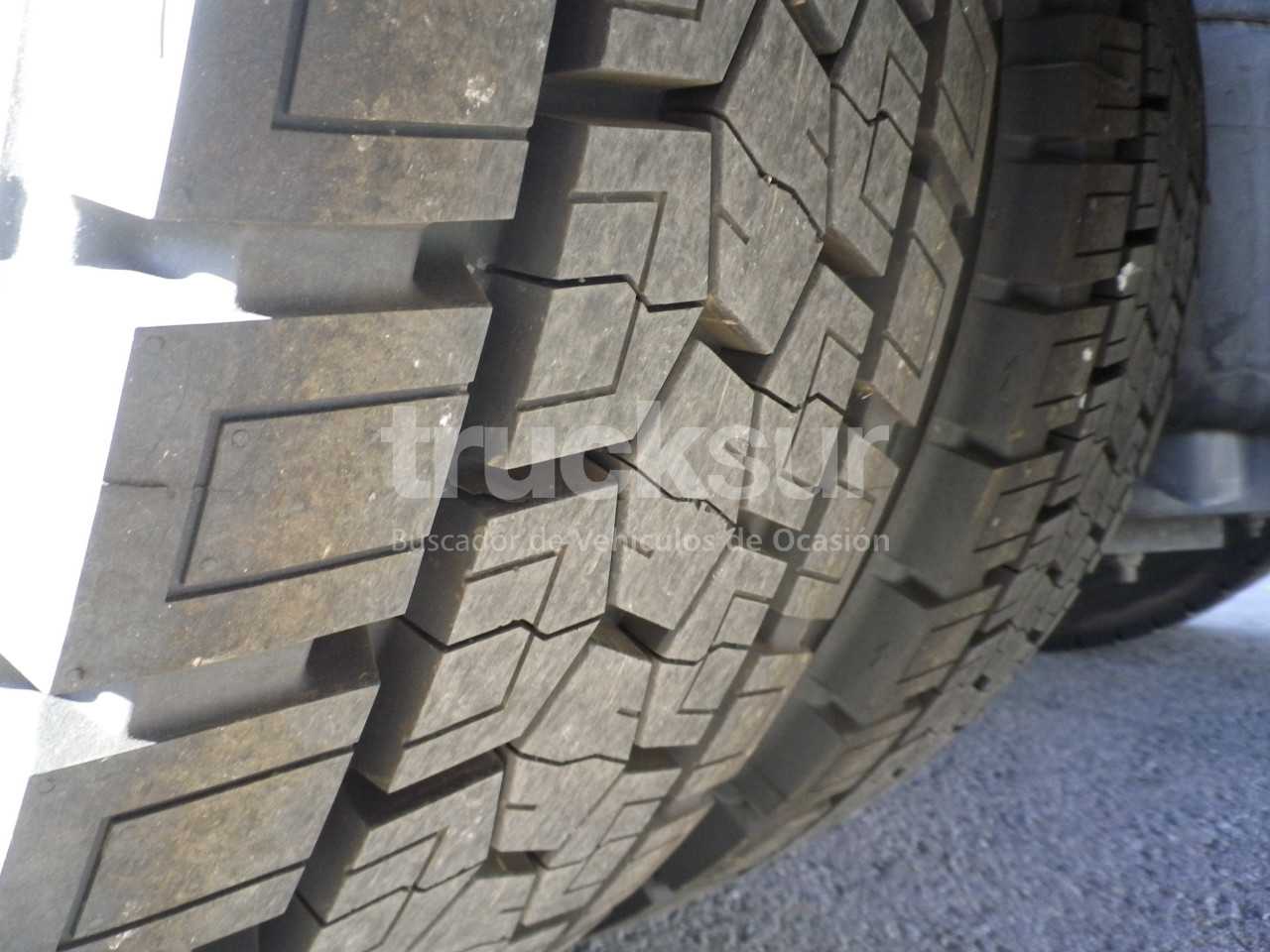 renault-t520-high-sleeper-cab-adr-2