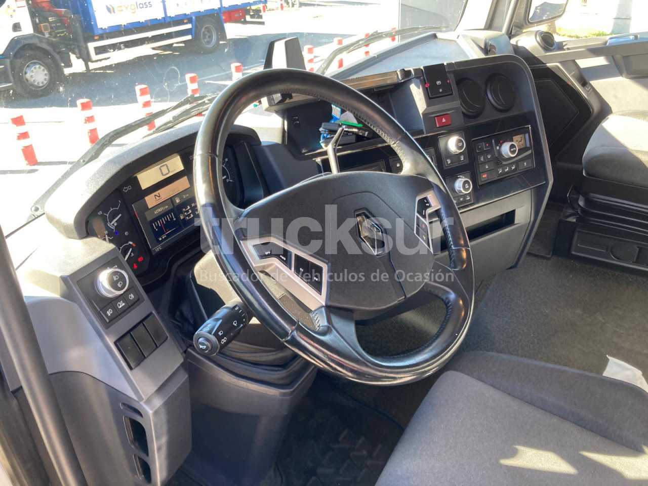 renault-t520-high-sleeper-cab-65