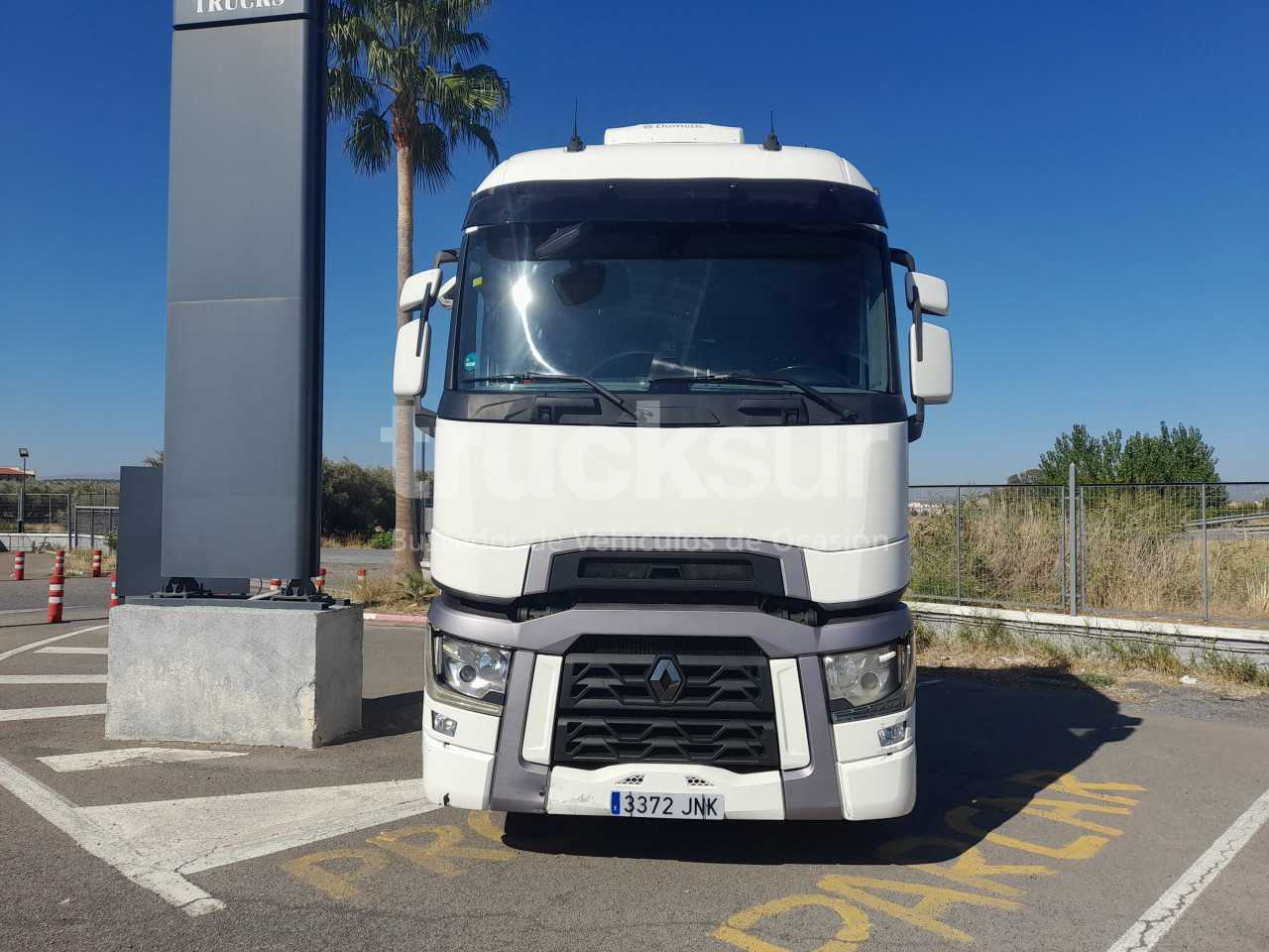 renault-t520-high-sleeper-cab-67