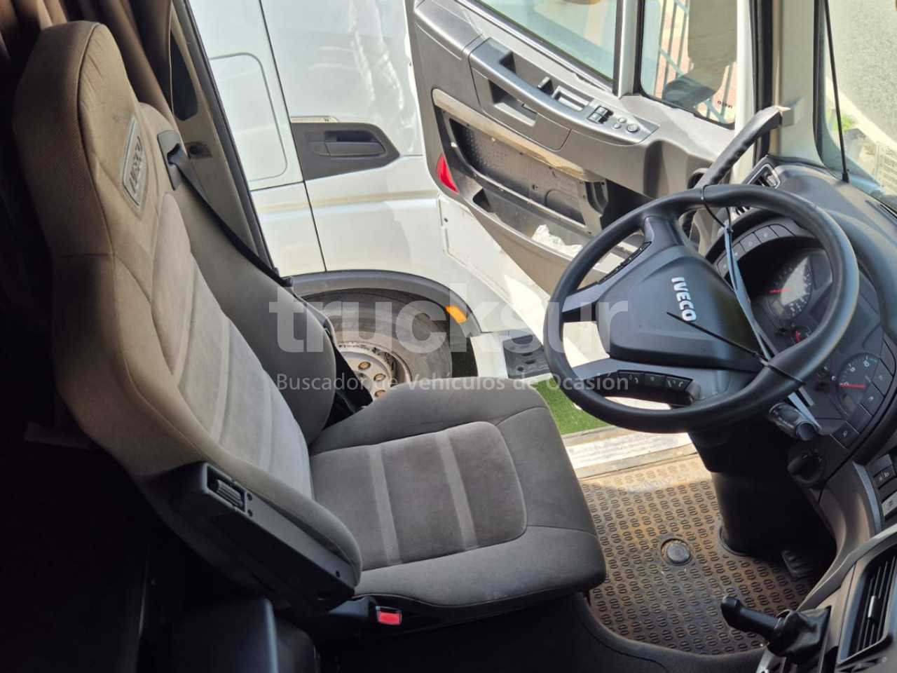 iveco-stralis-as440s40t-p-lng-1