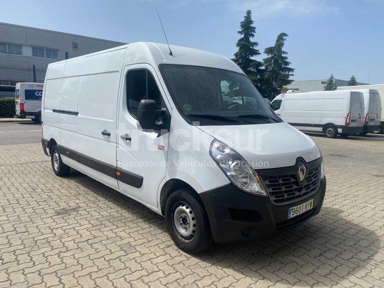 renault-master-125-35-8