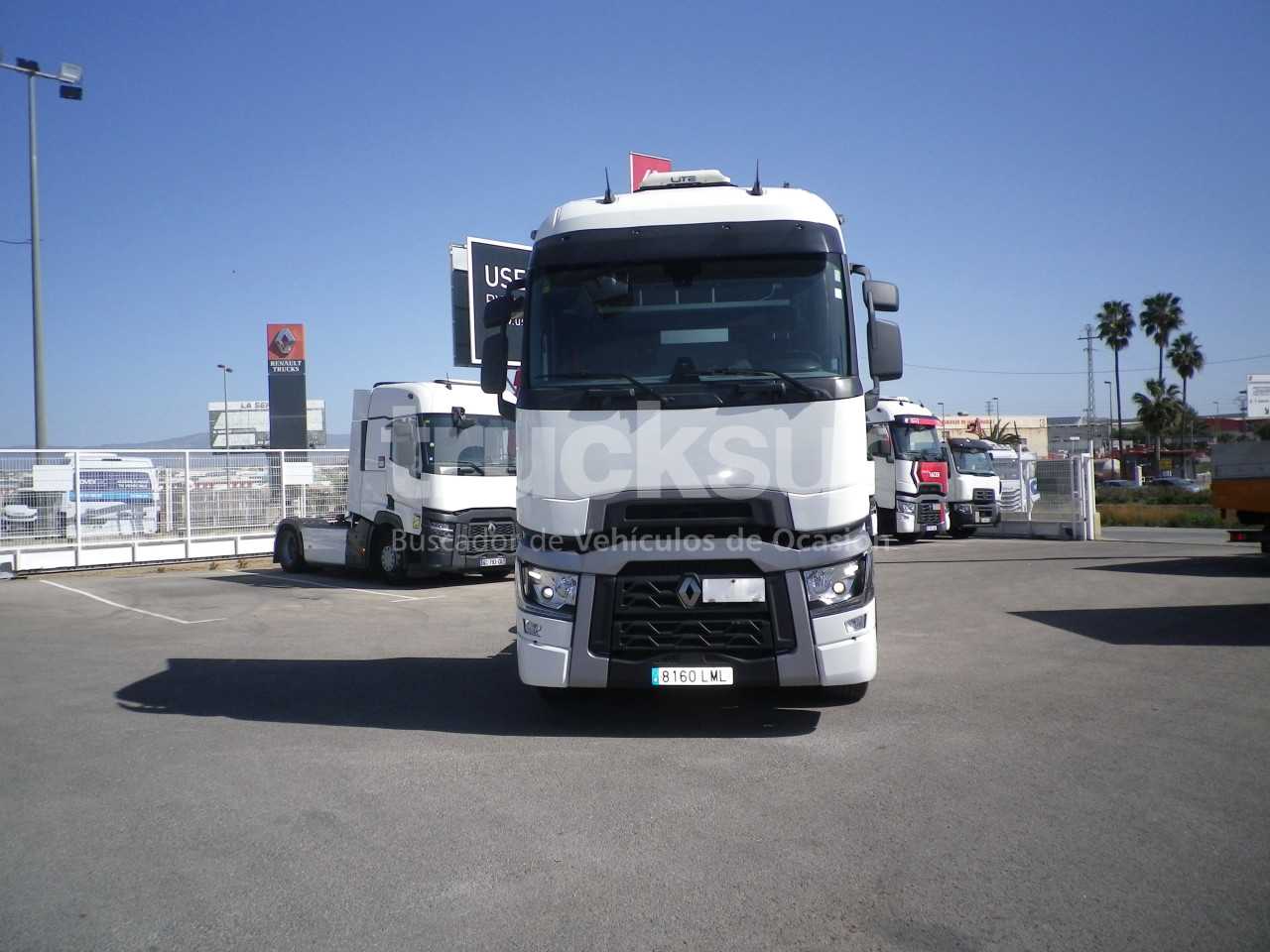 renault-t520-high-sleeper-cab-54