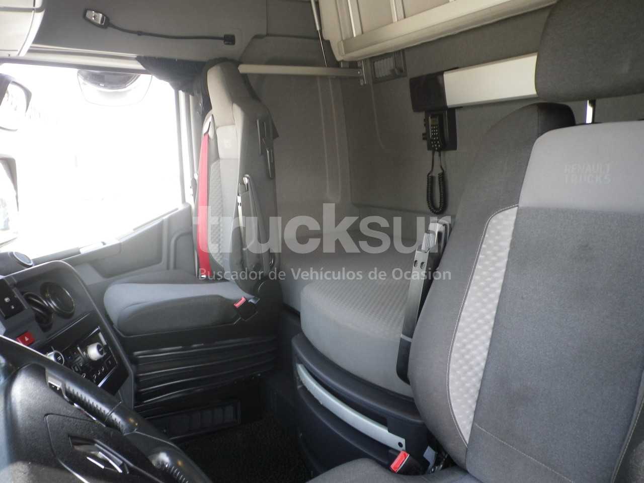 renault-t520-high-sleeper-cab-61