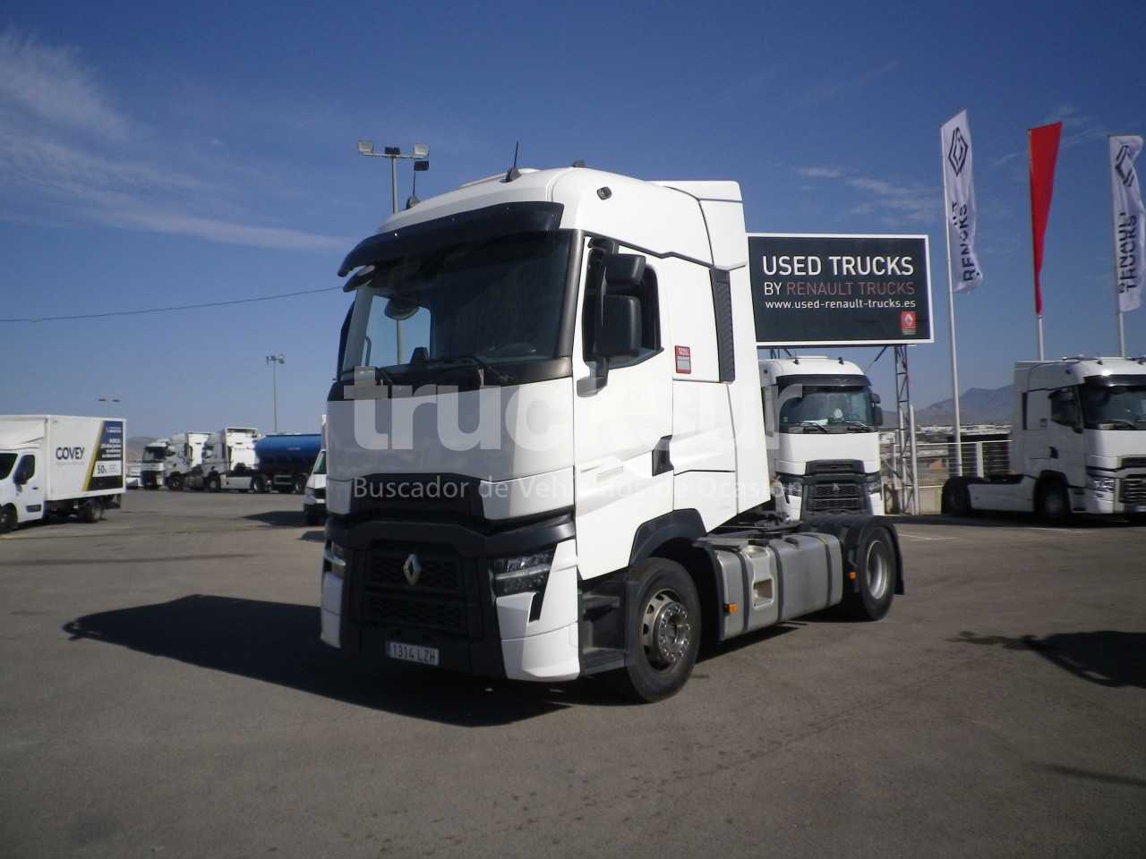 renault-t520-high-sleeper-cab-63