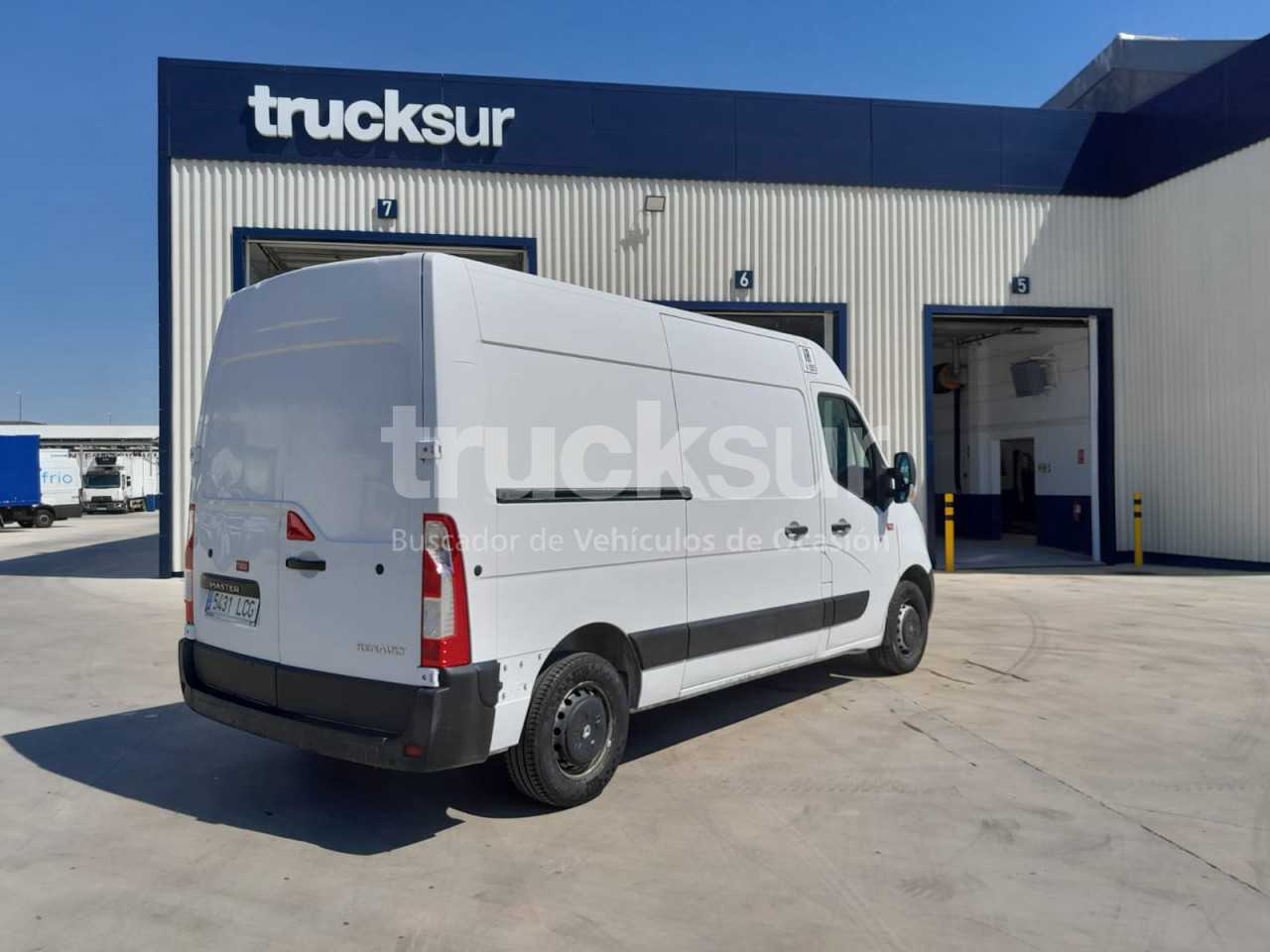 renault-master-130-35-31