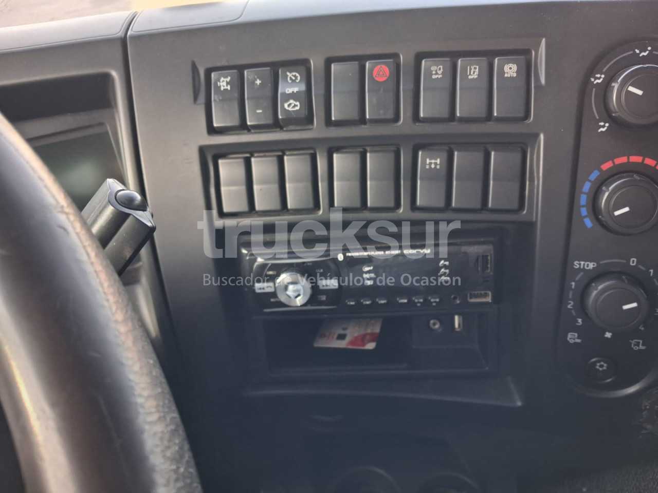 renault-d18-wide-portacoches