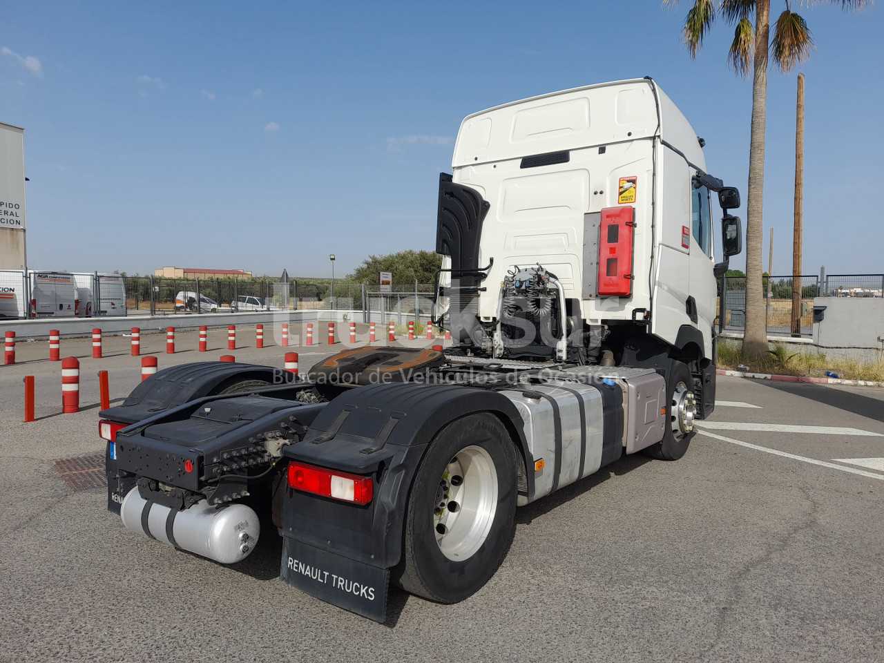 renault-t480-sleeper-cab-31