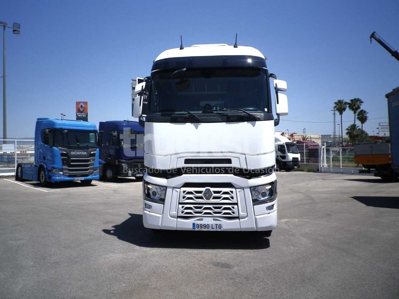 renault-t520-high-sleeper-cab-56