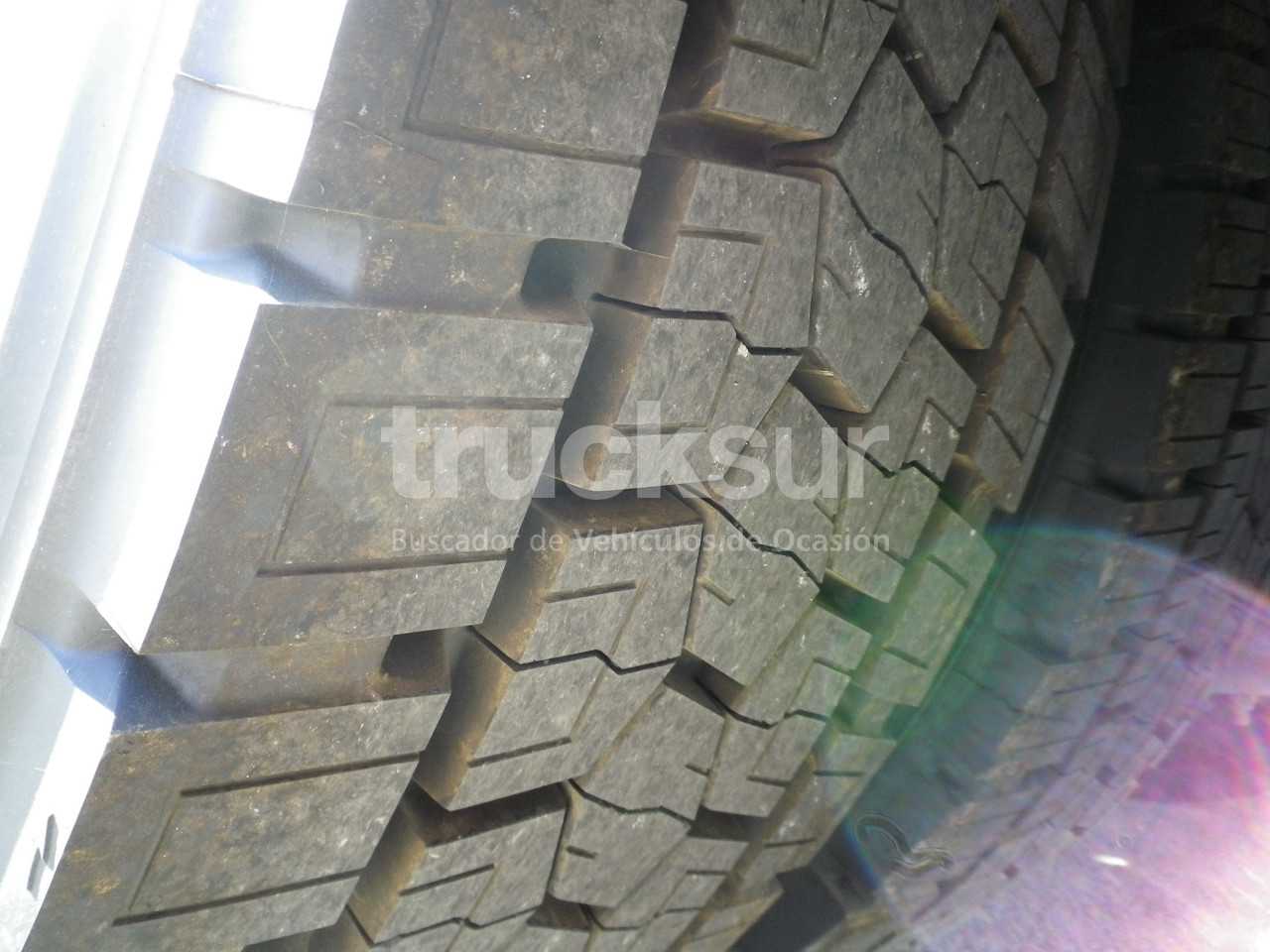 renault-t520-high-sleeper-cab-adr-1