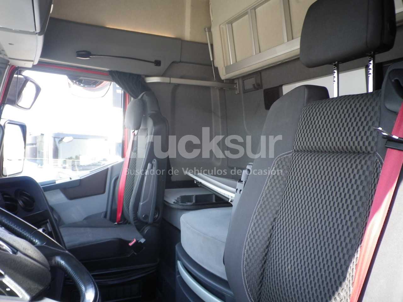 renault-t480-high-sleeper-cab-6