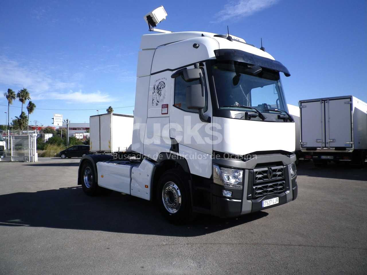renault-t520-sleeper-cab-adr