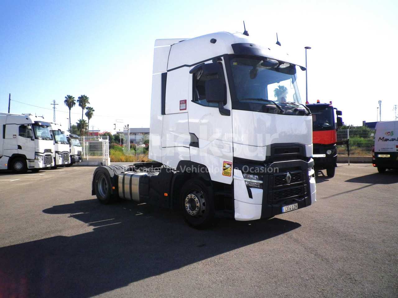renault-t520-high-sleeper-cab-63