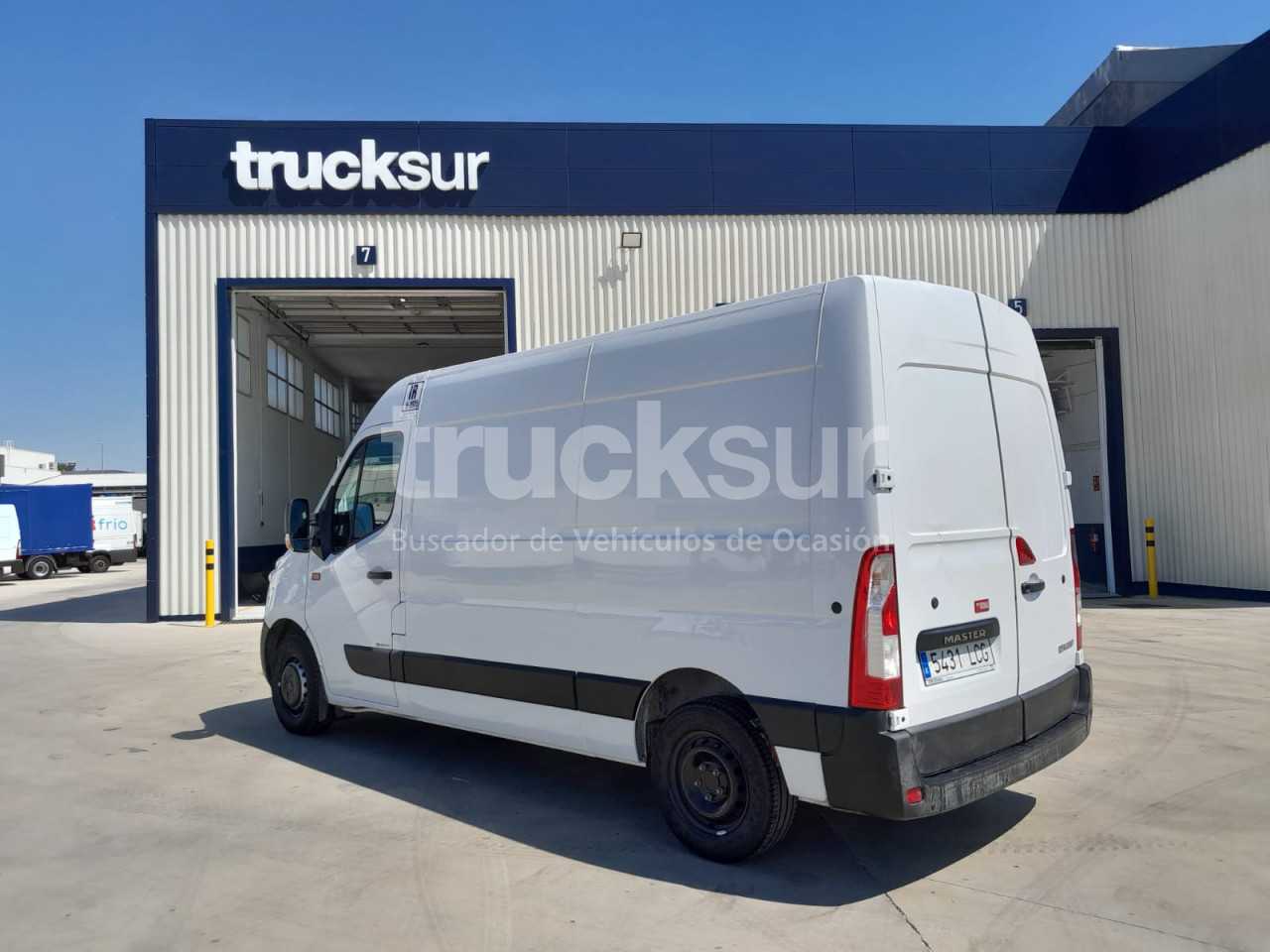 renault-master-130-35-31