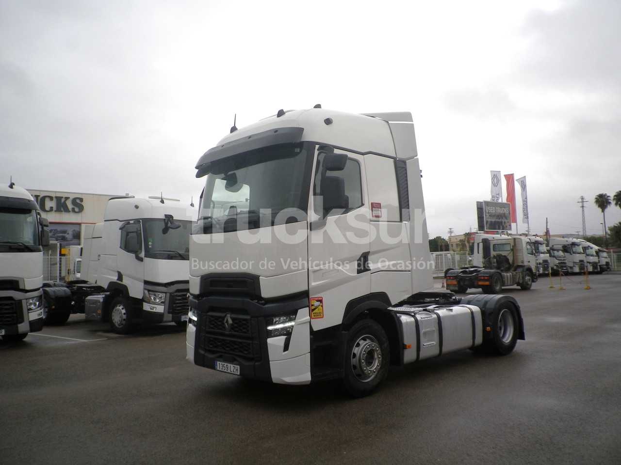 renault-t520-high-sleeper-cab-64