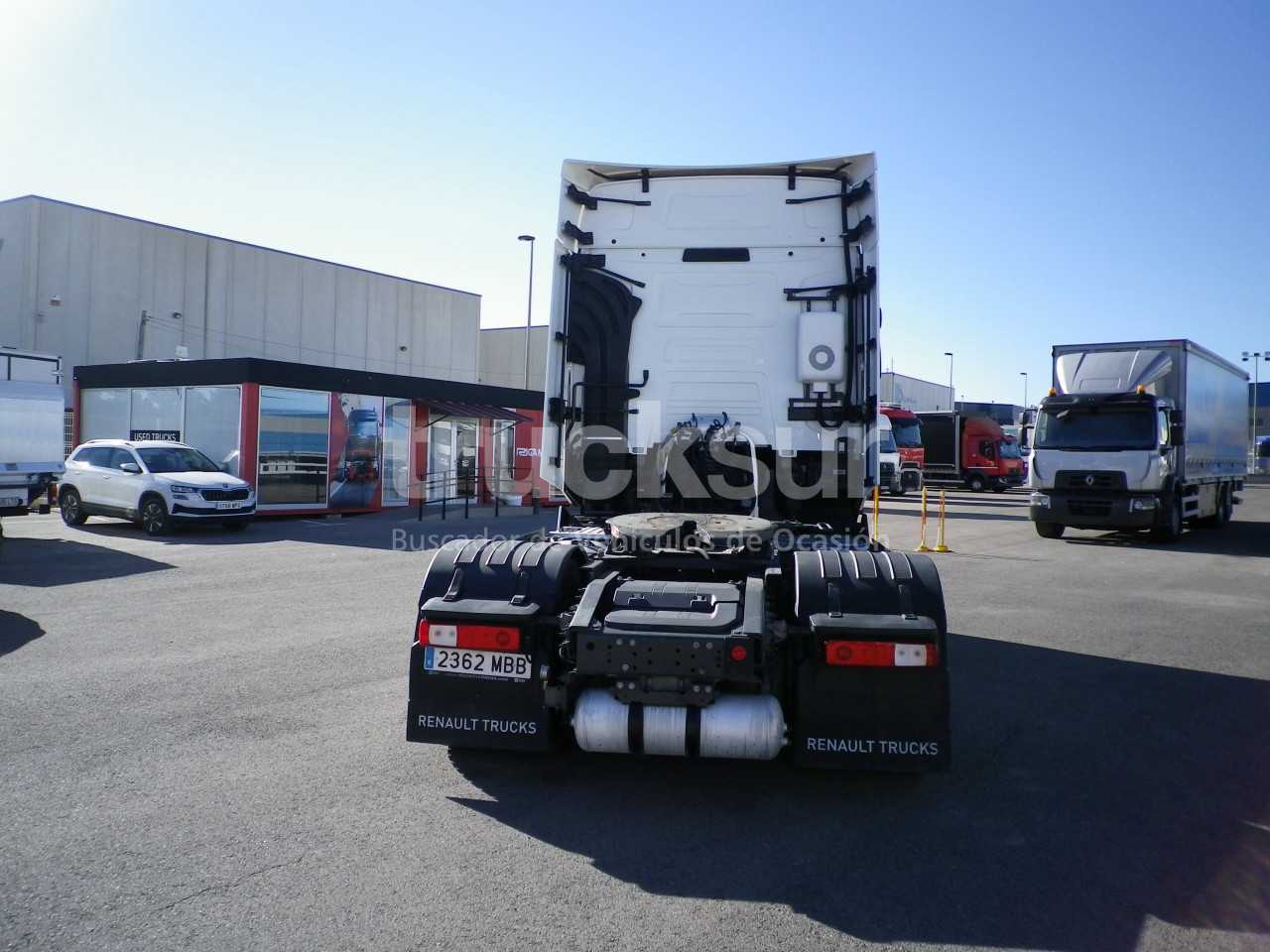 renault-t520-high-sleeper-cab-adr-3