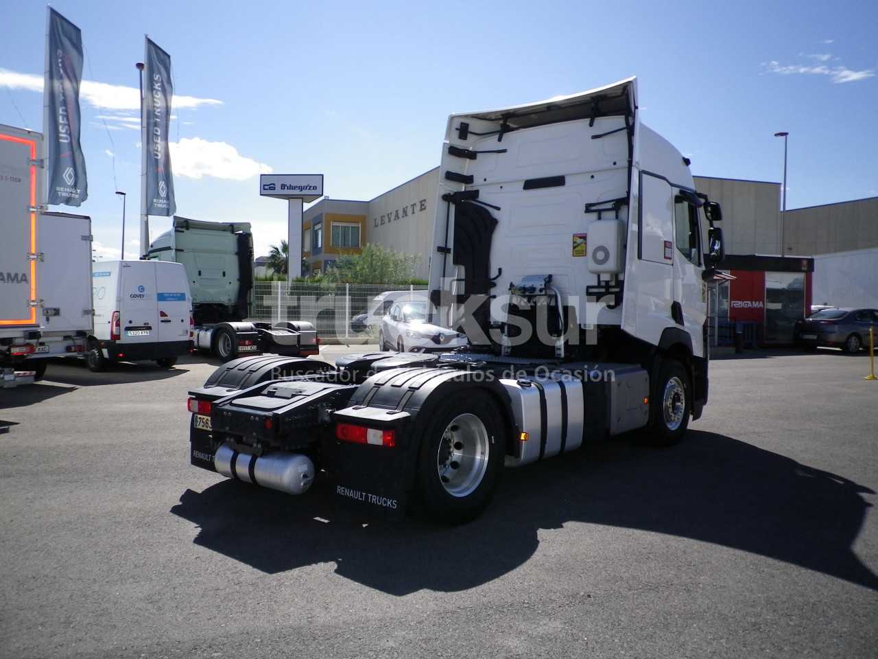 renault-t480-sleeper-cab-19