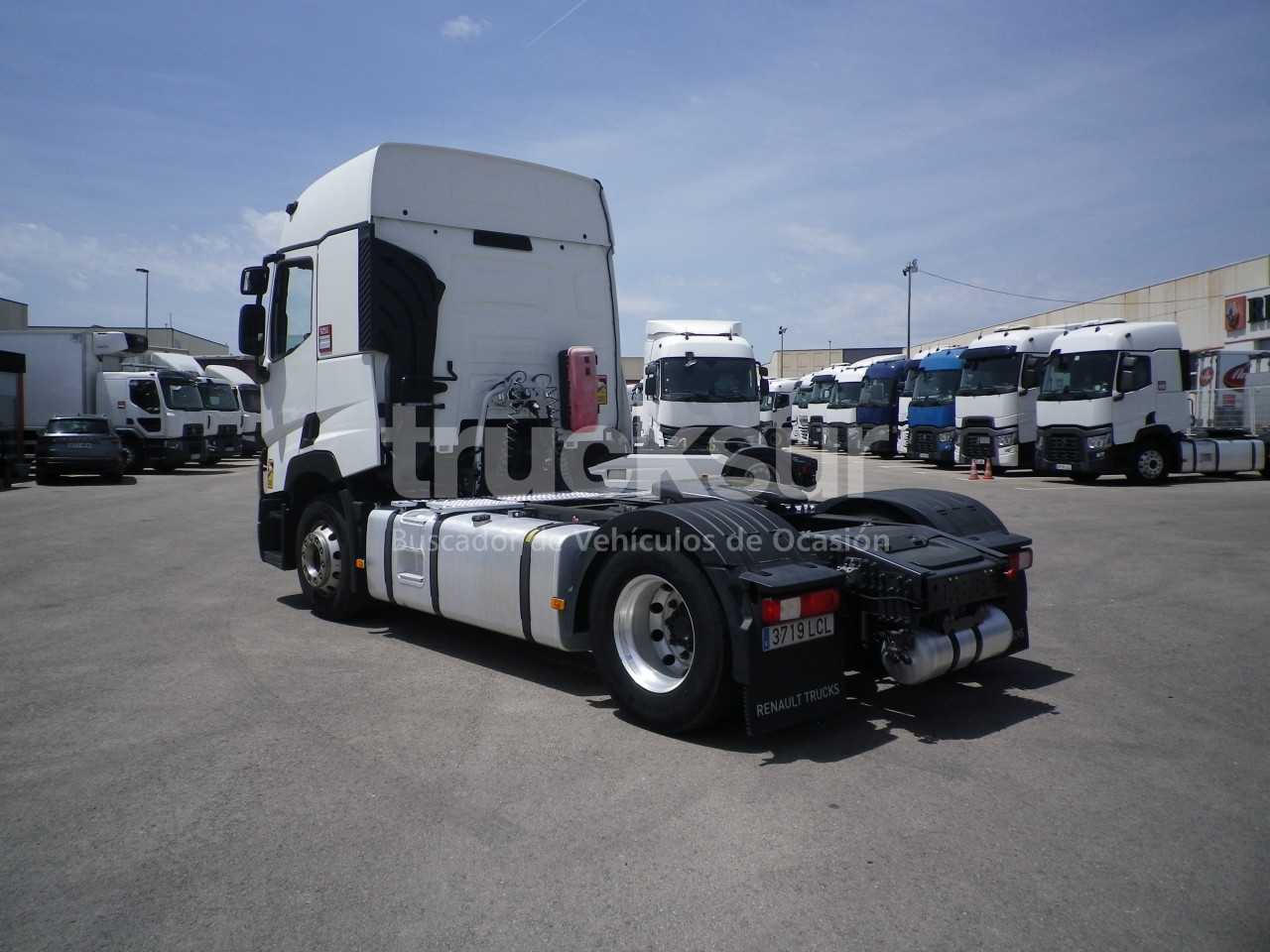 renault-t480-sleeper-cab-29