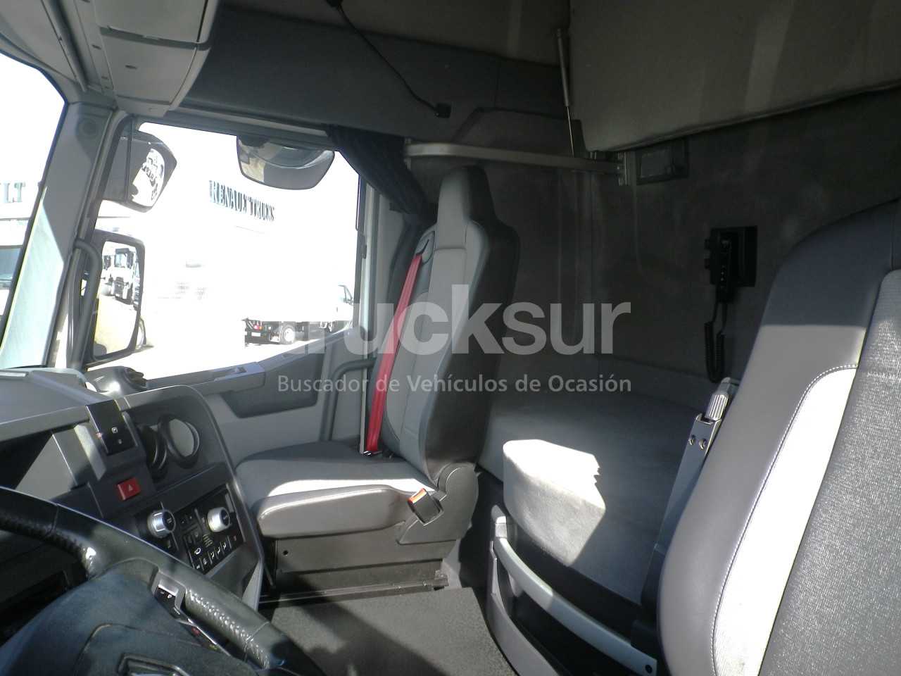 renault-t480-sleeper-cab-35