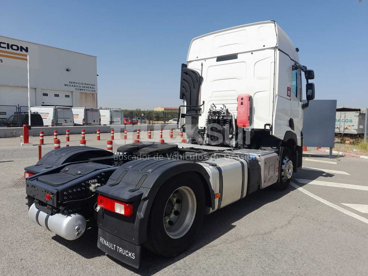 renault-t480-sleeper-cab-32