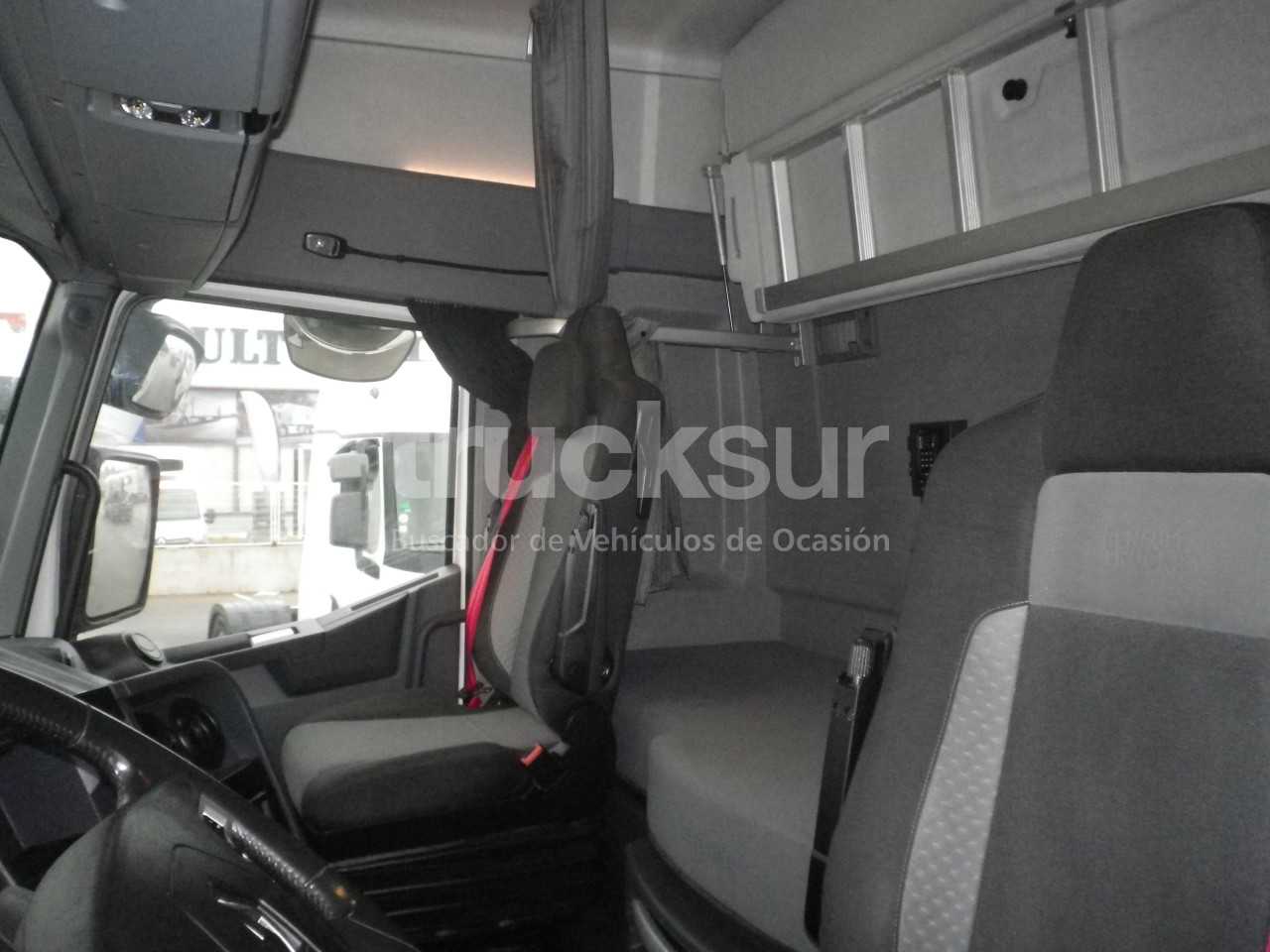 renault-t520-high-sleeper-cab-64