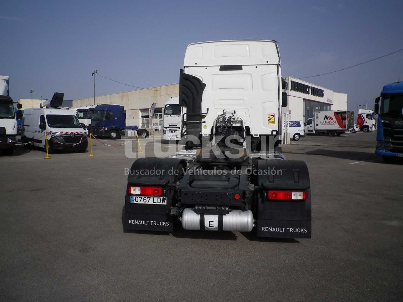 renault-t480-sleeper-cab-27