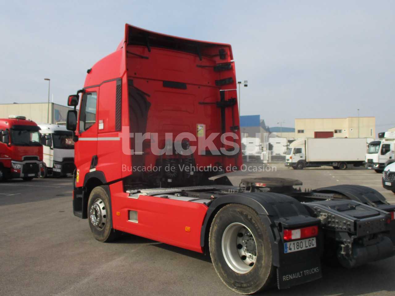 renault-t520-sleeper-cab-17