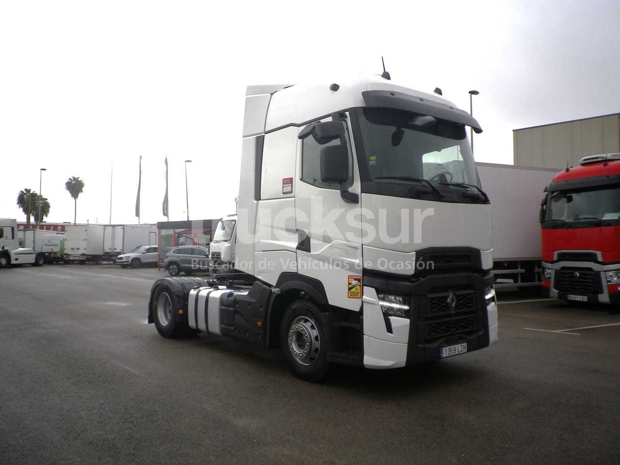 renault-t520-high-sleeper-cab-64