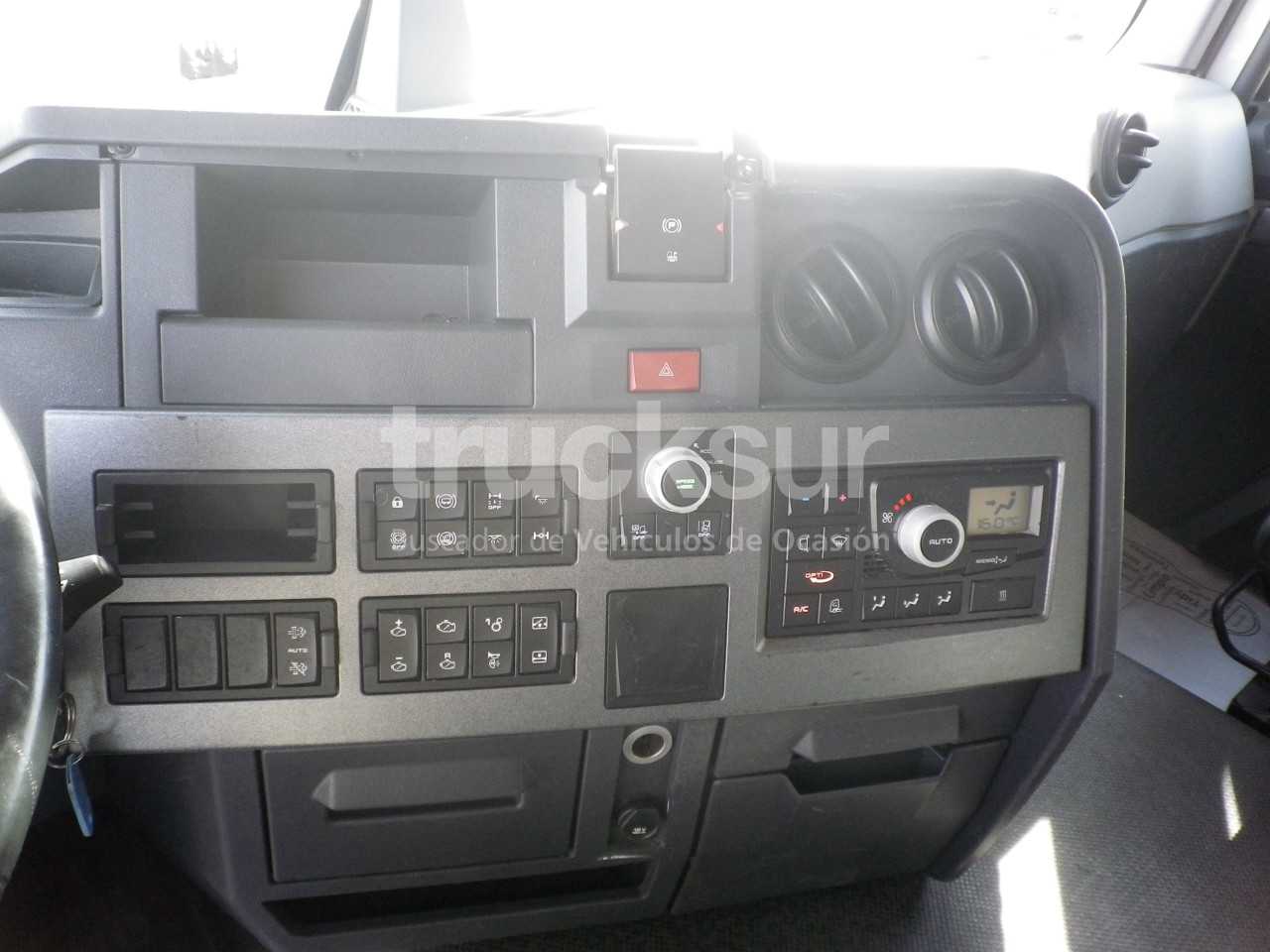 renault-t480-sleeper-cab-30