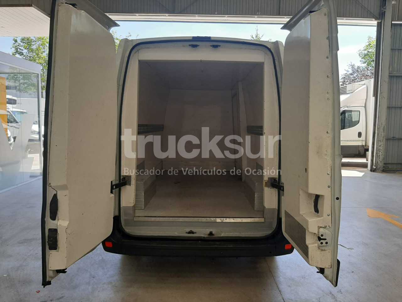 renault-master-130-35-33