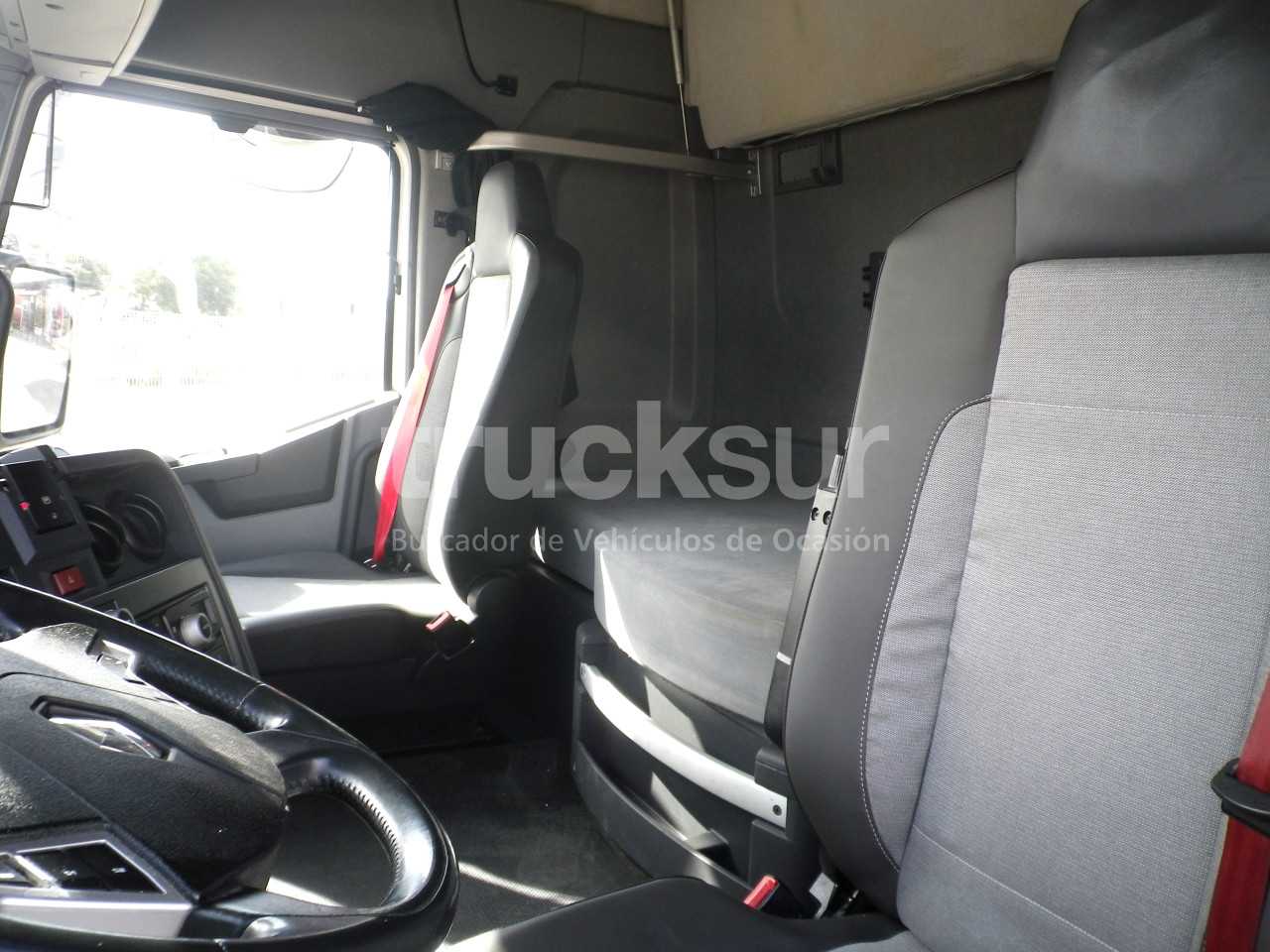 renault-t480-sleeper-cab-30