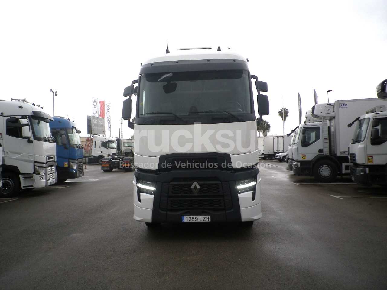 renault-t520-high-sleeper-cab-64