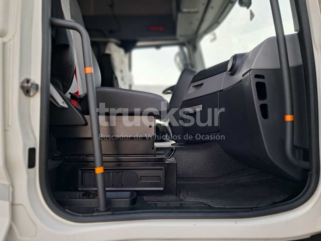 renault-t460-18-sleeper-cab