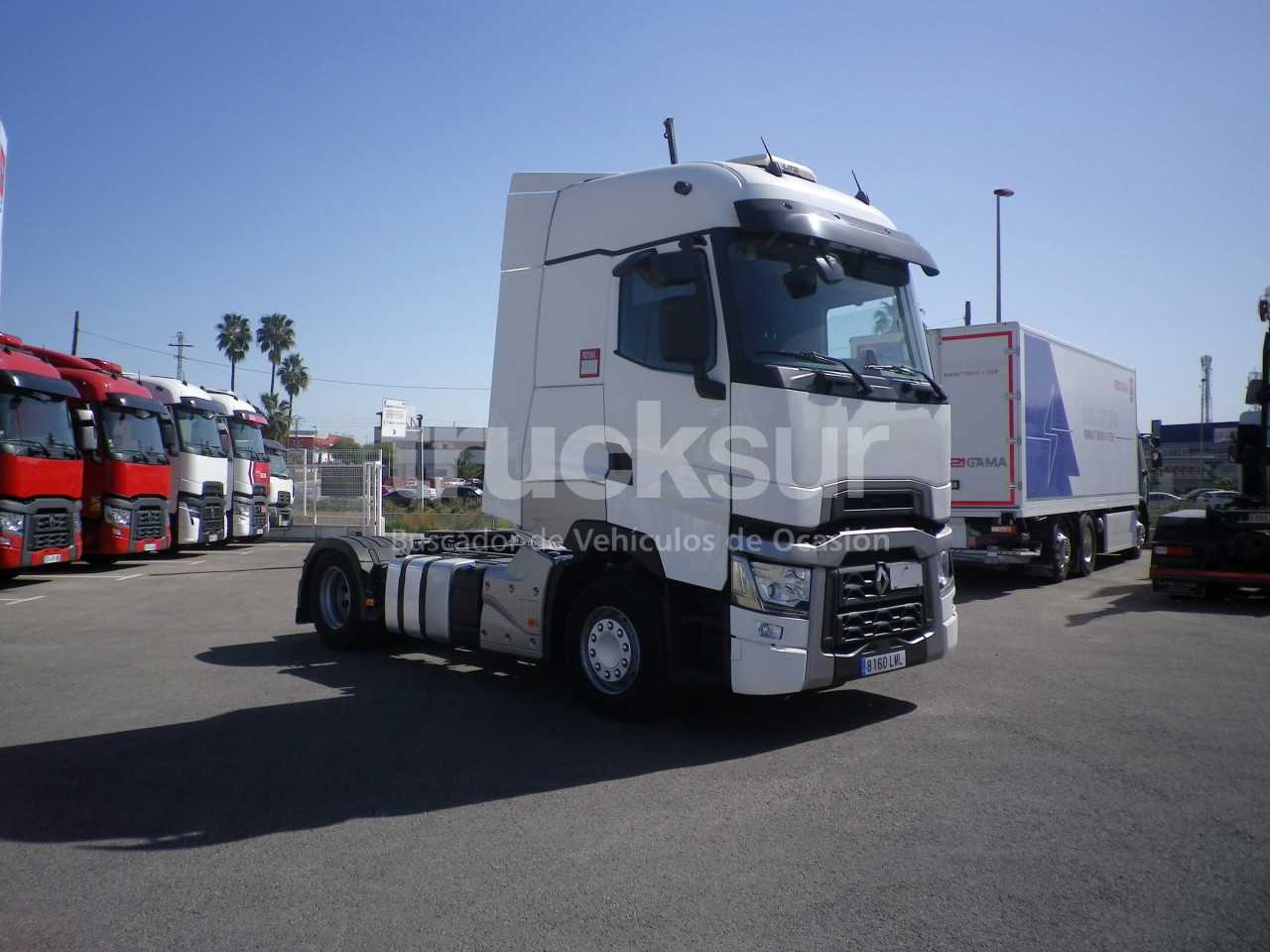renault-t520-high-sleeper-cab-54