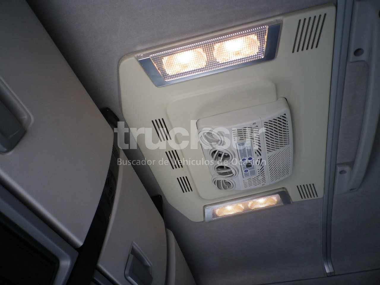 renault-t480-sleeper-cab-29