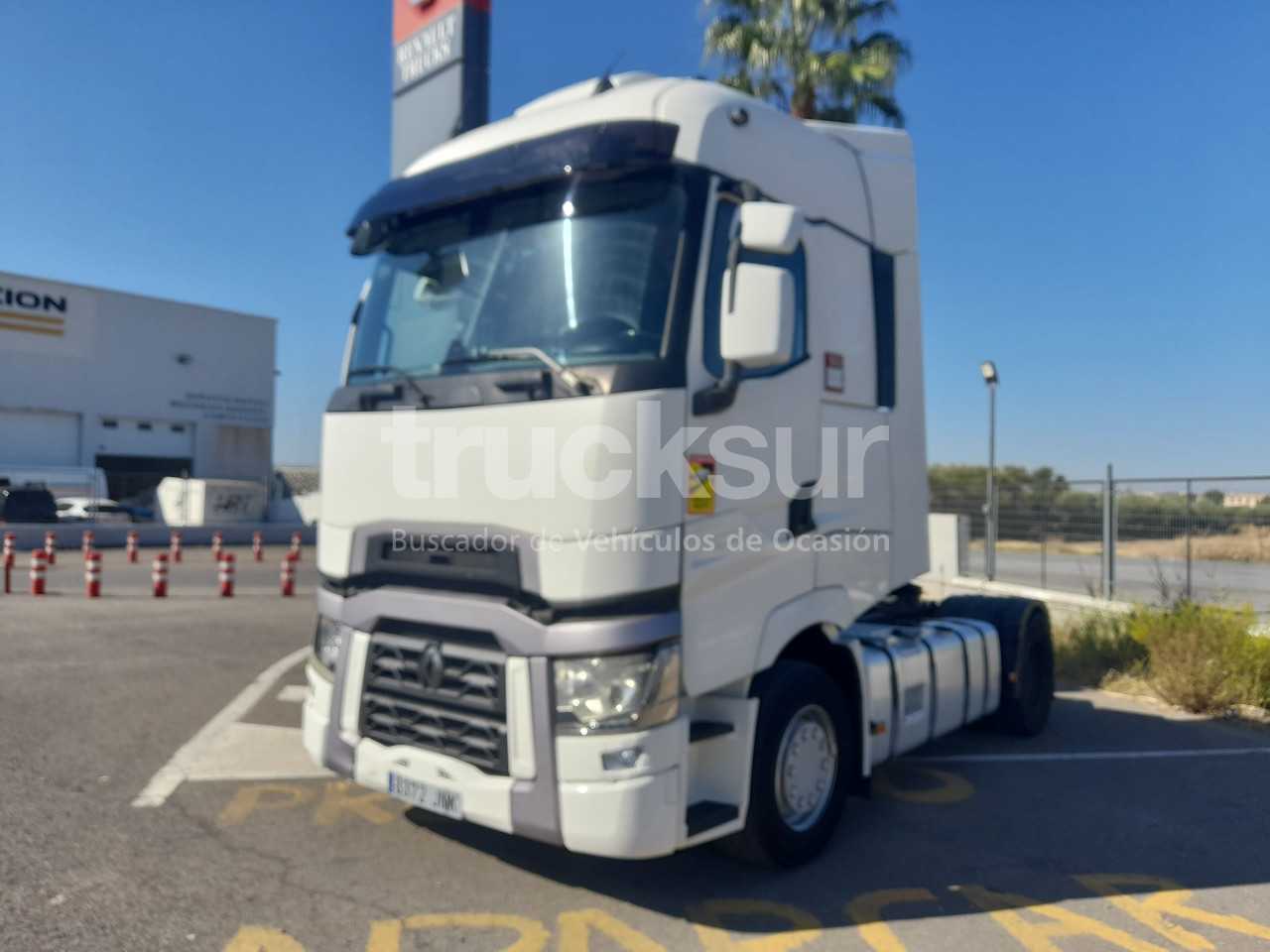 renault-t520-high-sleeper-cab-67