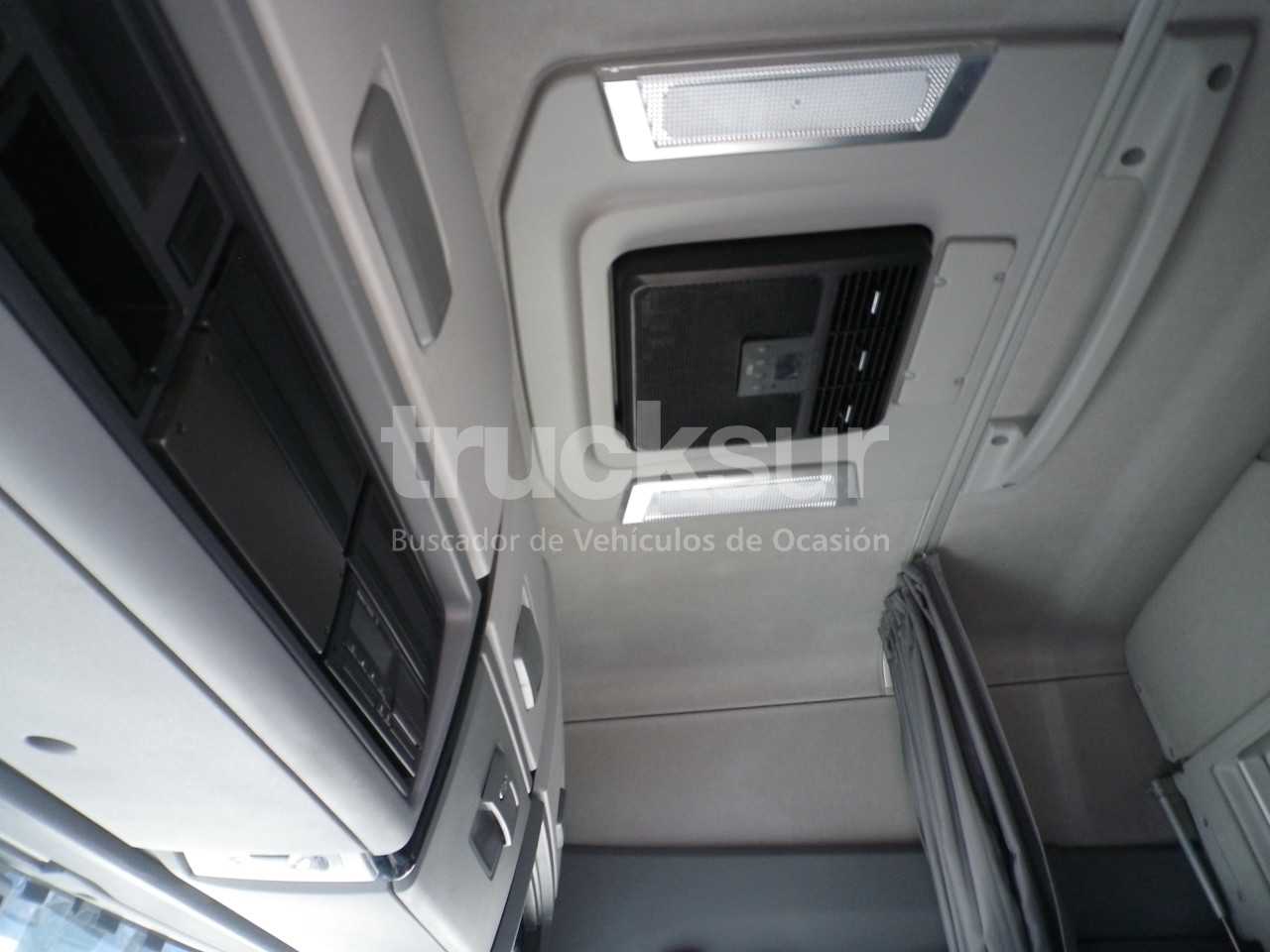 renault-t520-high-sleeper-cab-adr-1