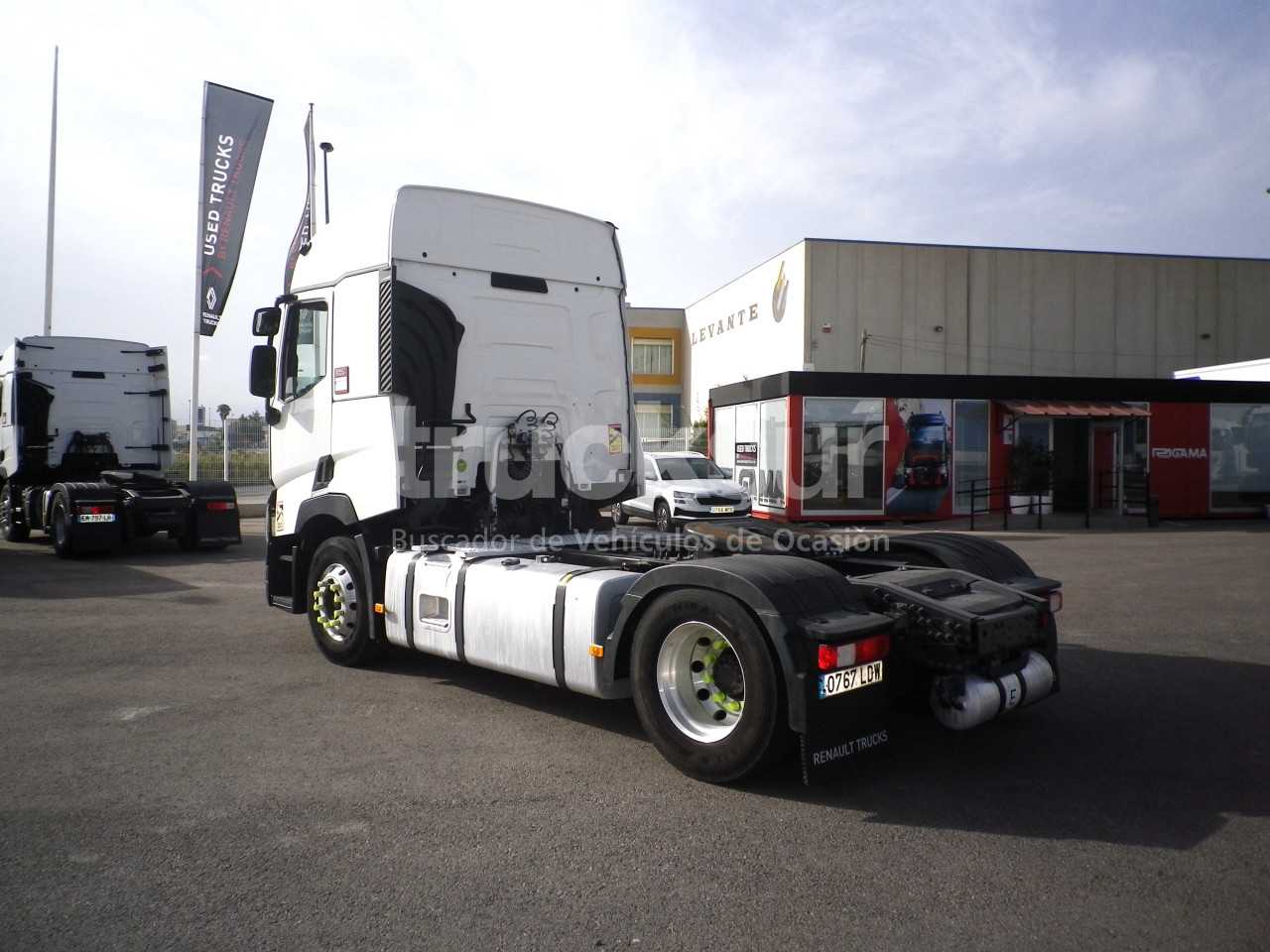 renault-t480-sleeper-cab-27