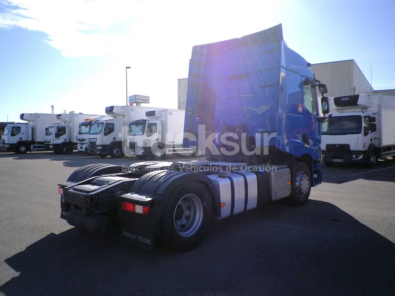 renault-t520-sleeper-cab-15