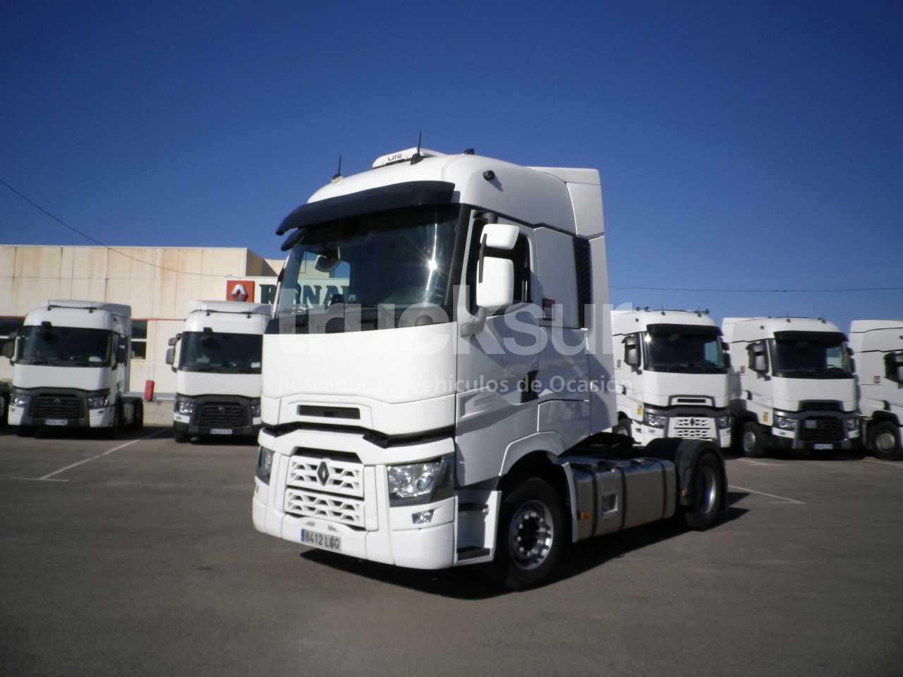 renault-t520-high-sleeper-cab-6