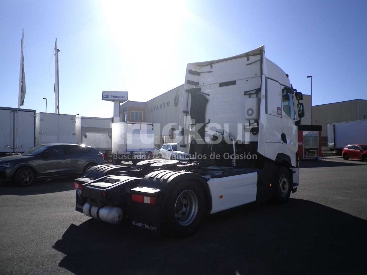 renault-t520-high-sleeper-cab-adr-3