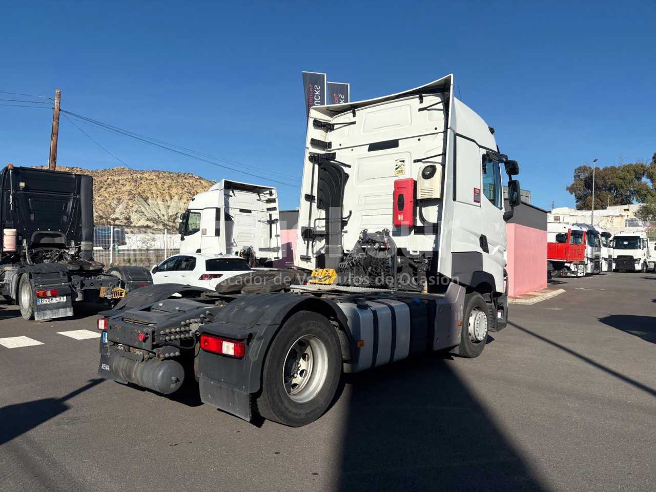 renault-t480-high-sleeper-cab-8