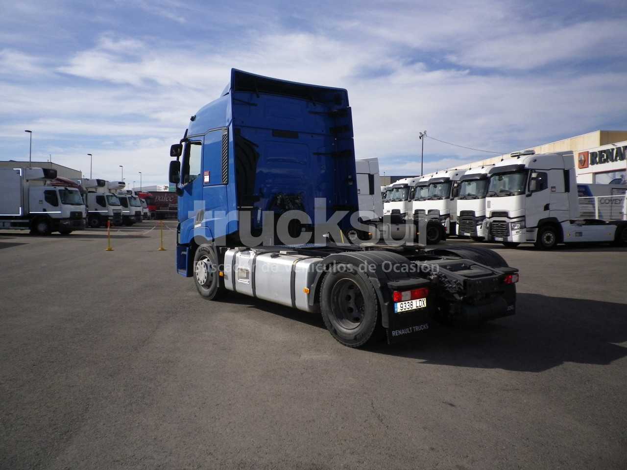 renault-t520-sleeper-cab-22