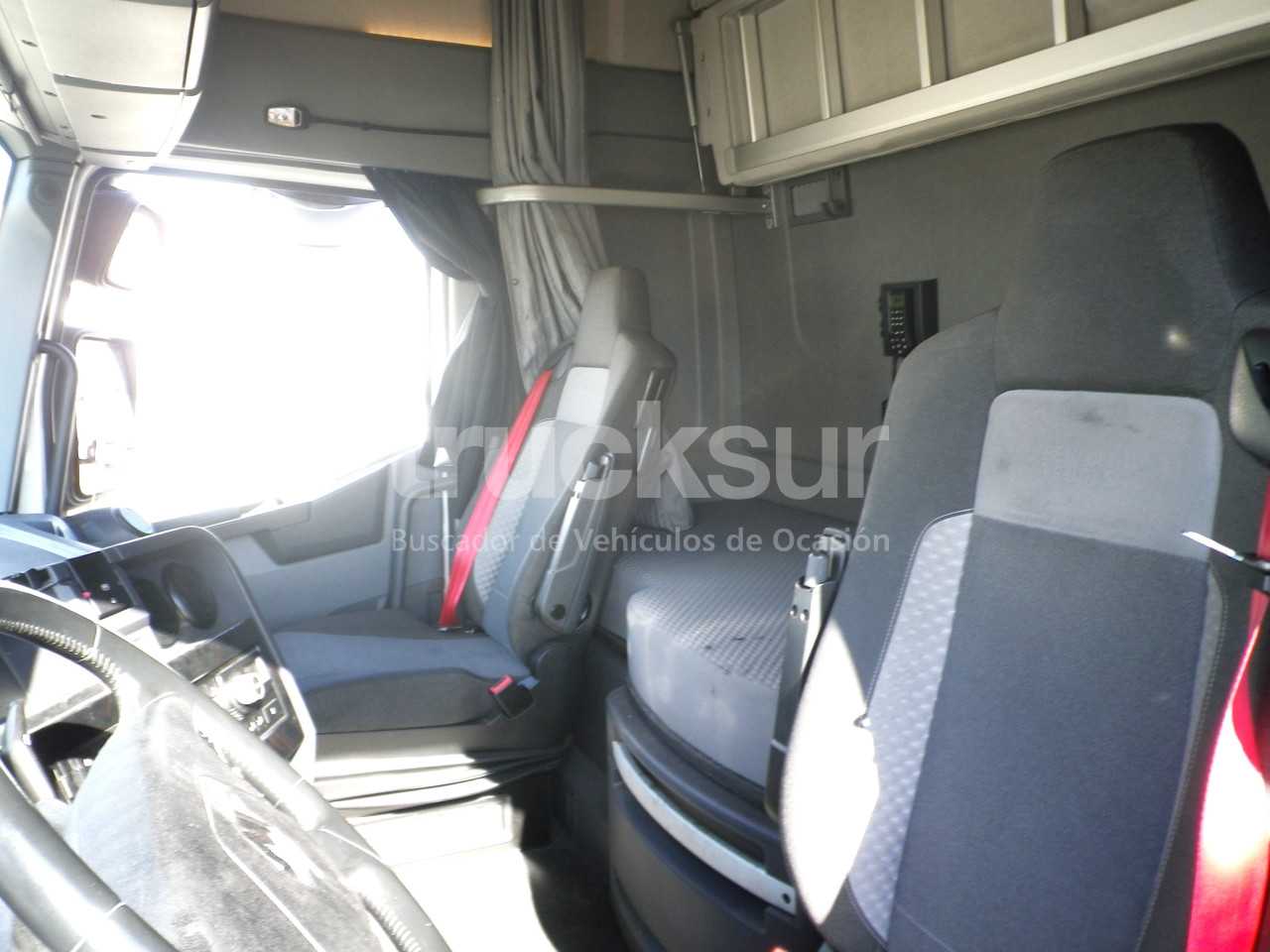 renault-t520-high-sleeper-cab-63