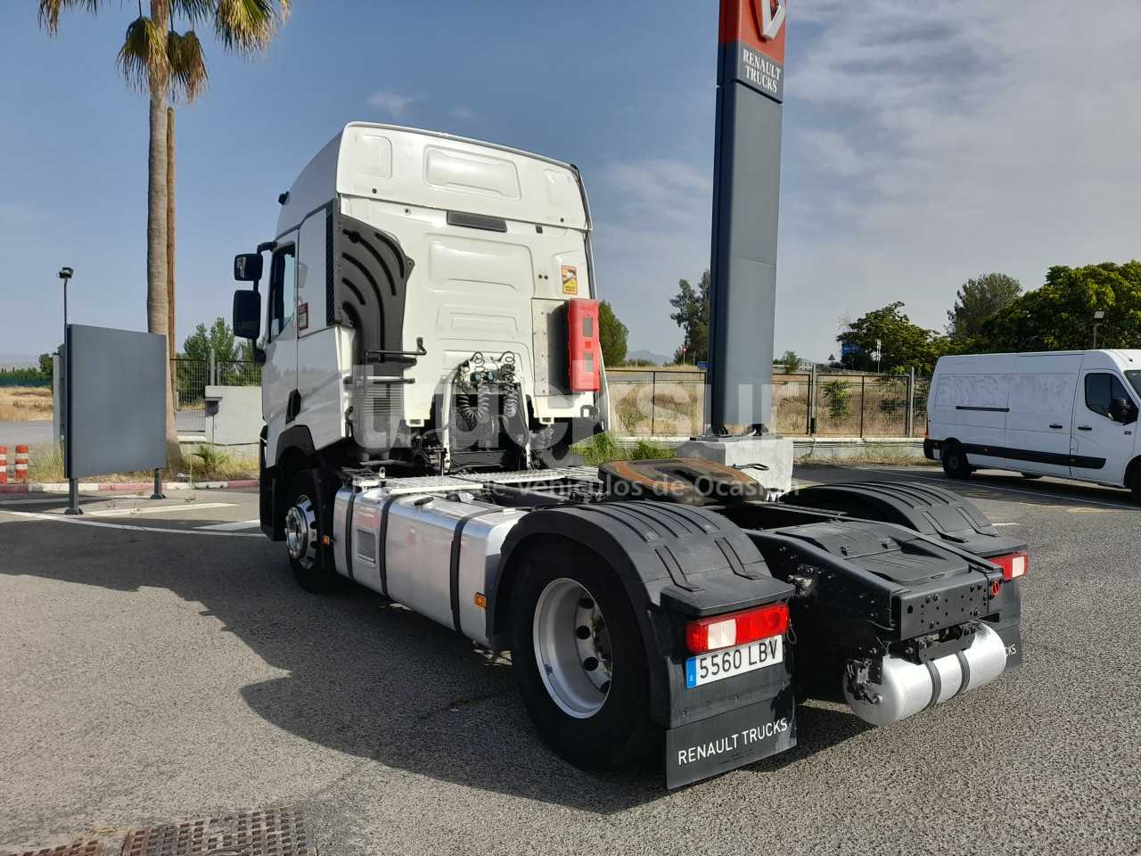 renault-t480-sleeper-cab-31