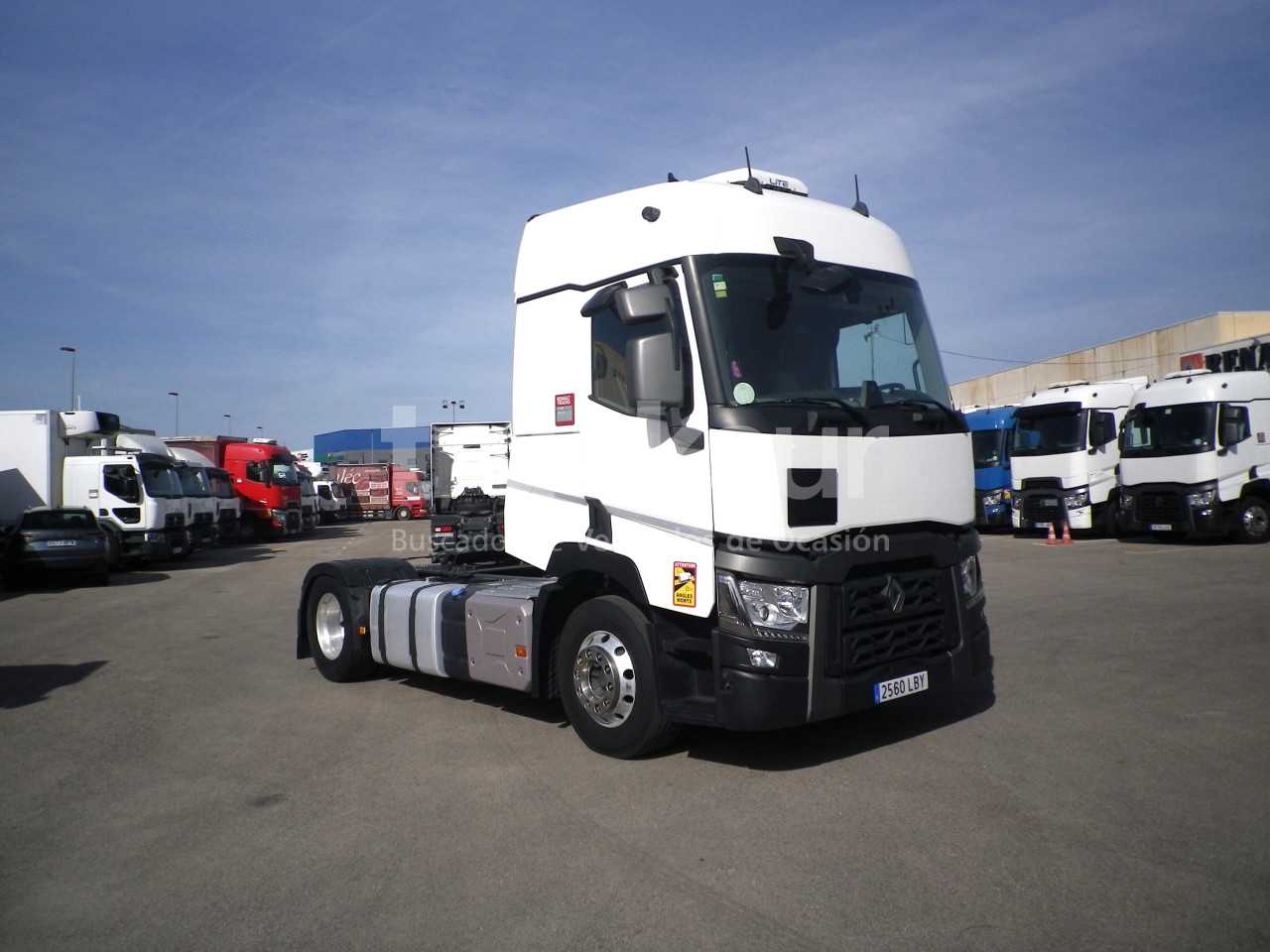 renault-t480-sleeper-cab-30